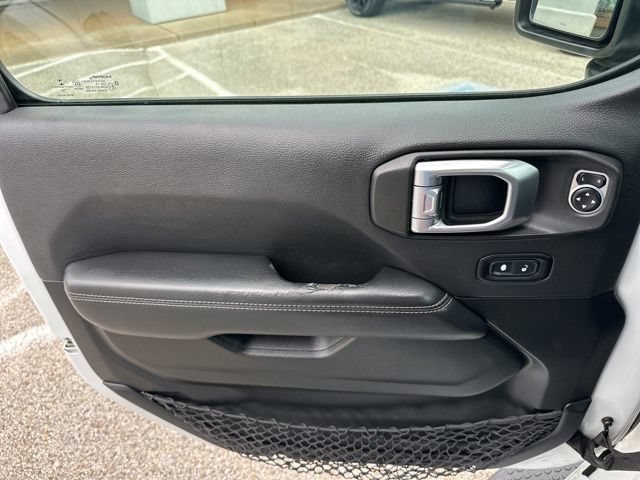 Used 2020 Jeep Wrangler Unlimited Sahara AWD/4WD image 23