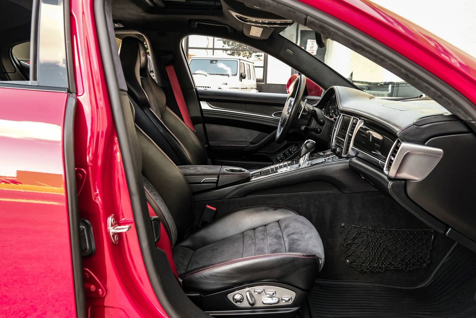 Used 2013 Porsche Panamera GTS image 34