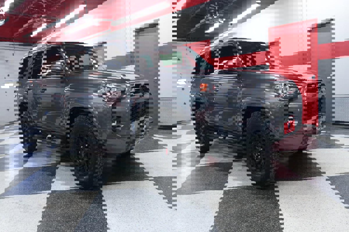 Used 2021 Toyota 4Runner SR5 Premium w/ Moonroof Package image 2