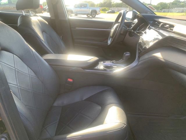 Used 2019 Toyota Camry XLE w/ Navigation Package FWD image 28