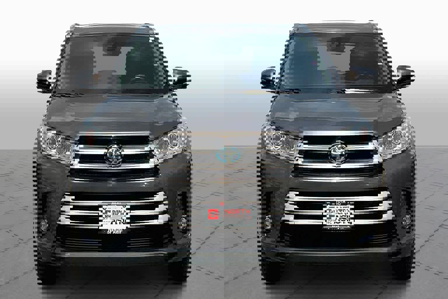 Used 2017 Toyota Highlander XLE image 3