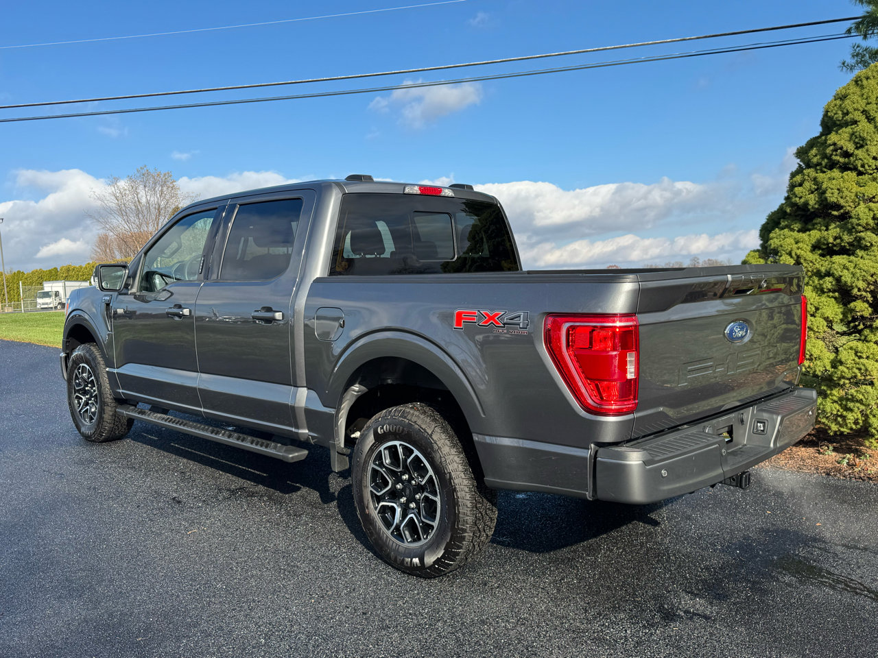 Used 2022 Ford F150 XLT w/ Equipment Group 302A High image 4