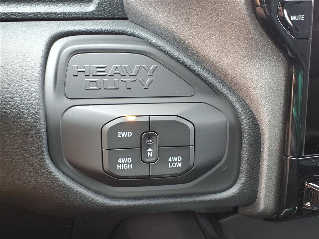 New 2026 RAM 2500 Laramie AWD/4WD image 31