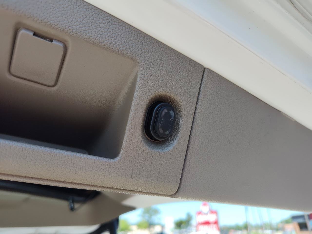 Used 2017 Chevrolet Tahoe Premier RWD image 9
