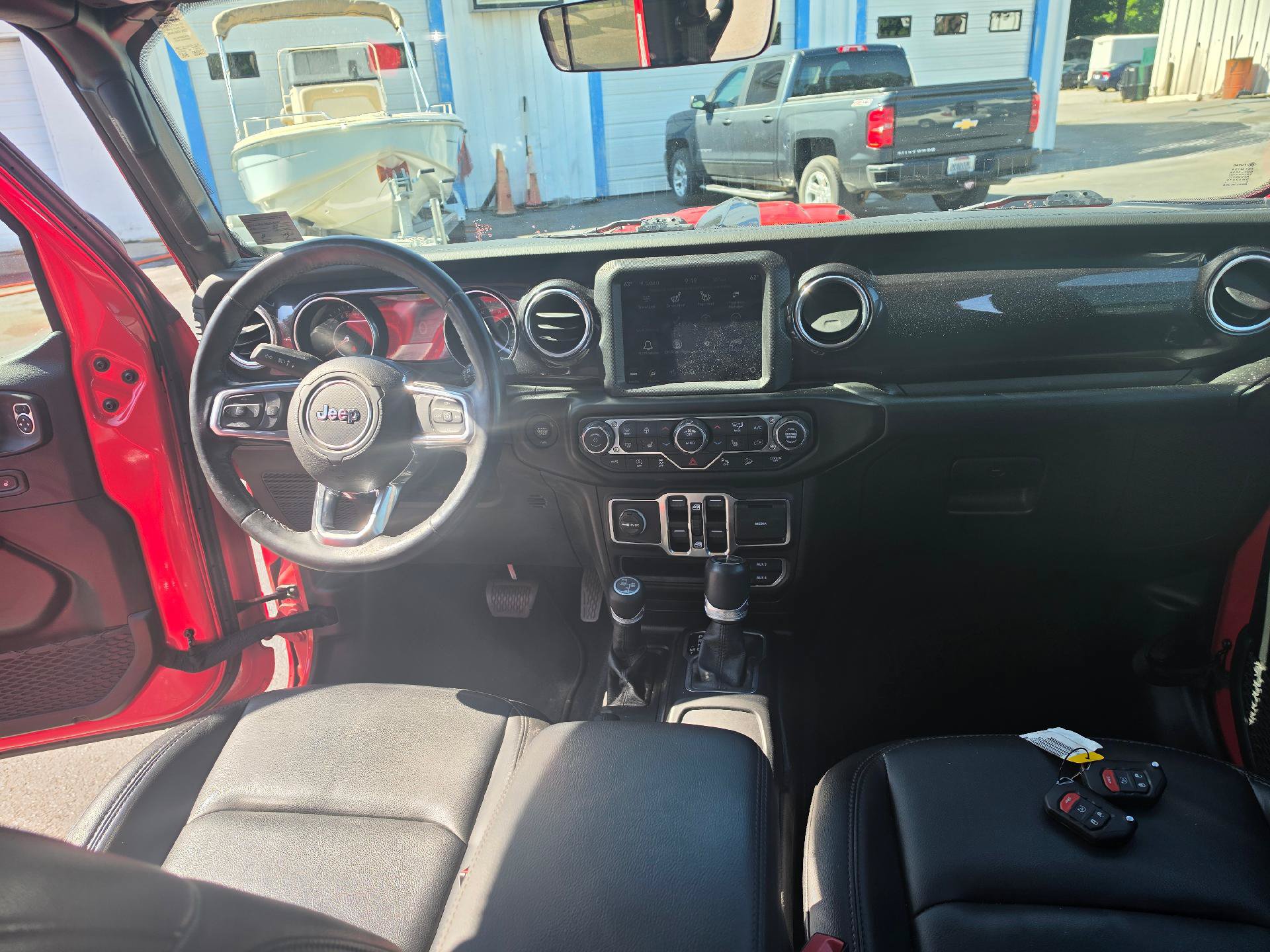 Used 2021 Jeep Wrangler Unlimited Sahara AWD/4WD image 9