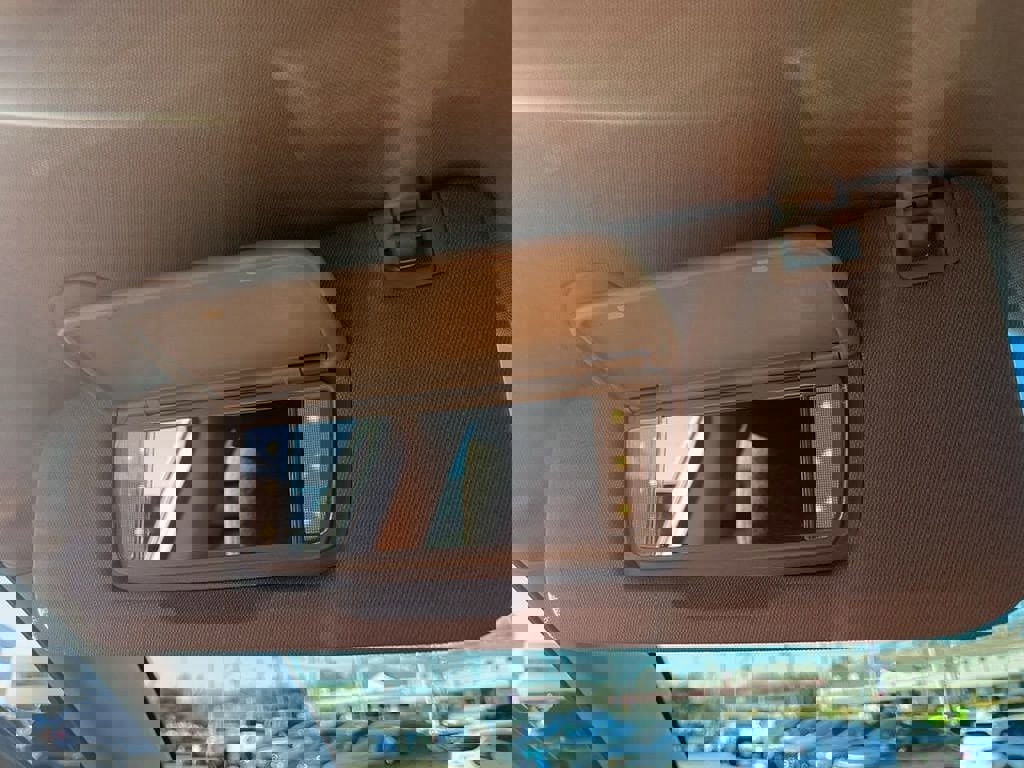 Used 2023 Chevrolet Equinox LT image 28