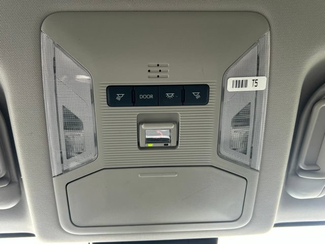 Used 2025 Toyota RAV4 XLE AWD/4WD image 67