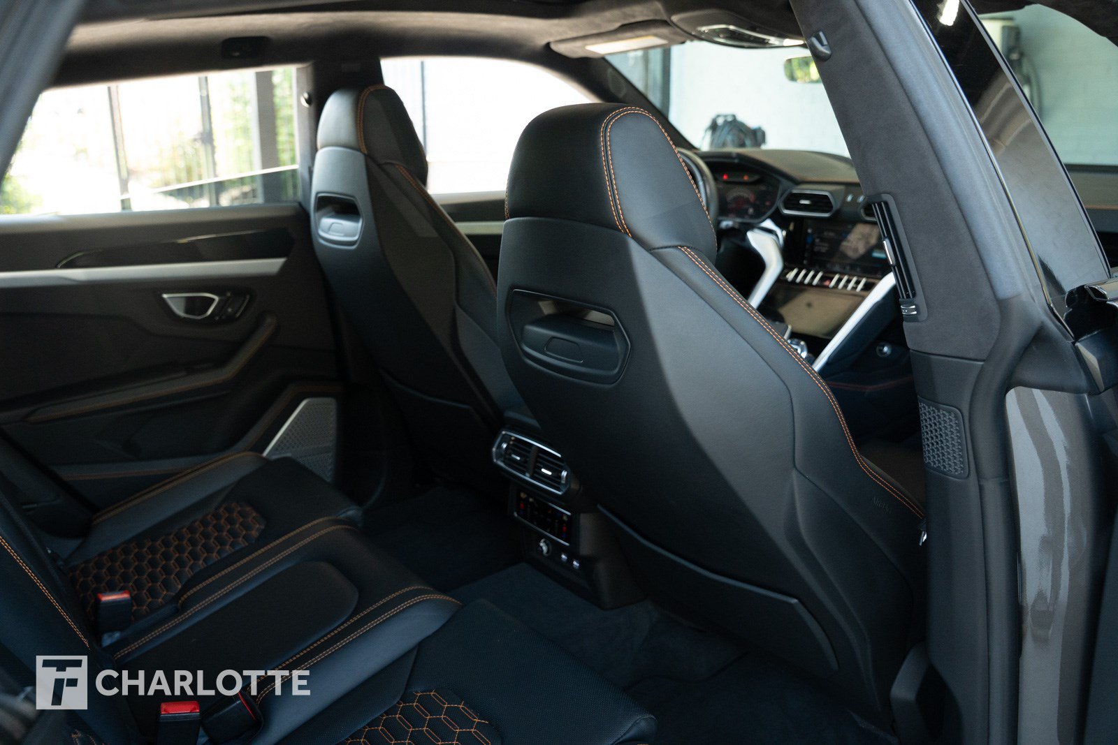 Used 2021 Lamborghini Urus AWD/4WD image 37