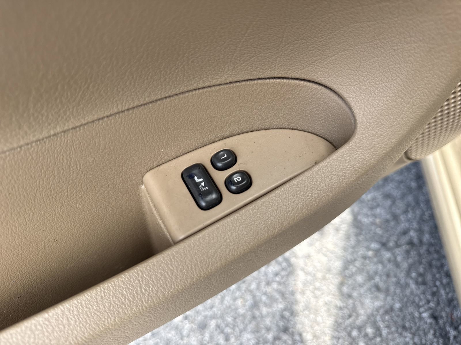 Used 2005 Buick Terraza CXL FWD image 18