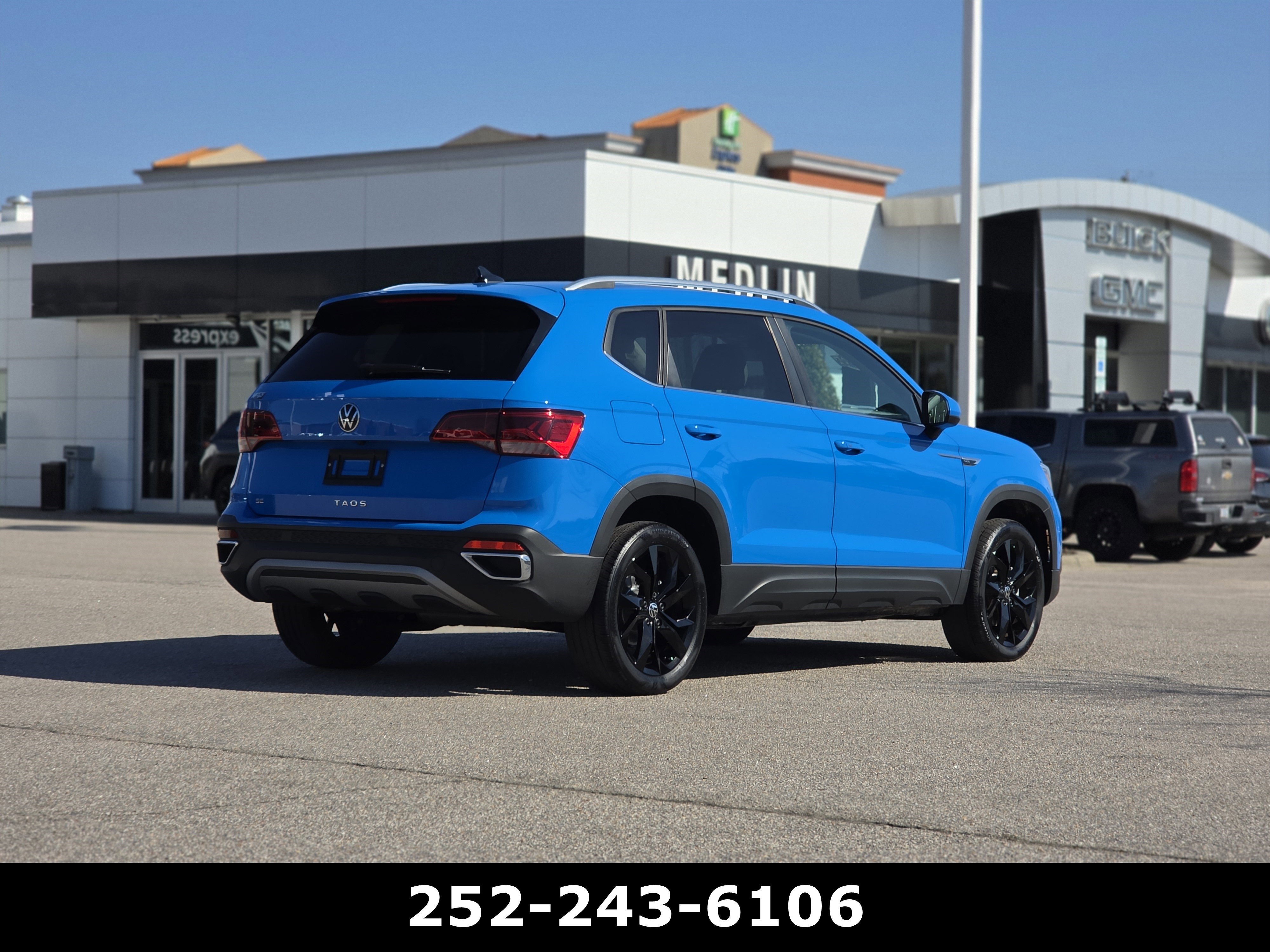 Used 2024 Volkswagen Taos SE FWD image 7