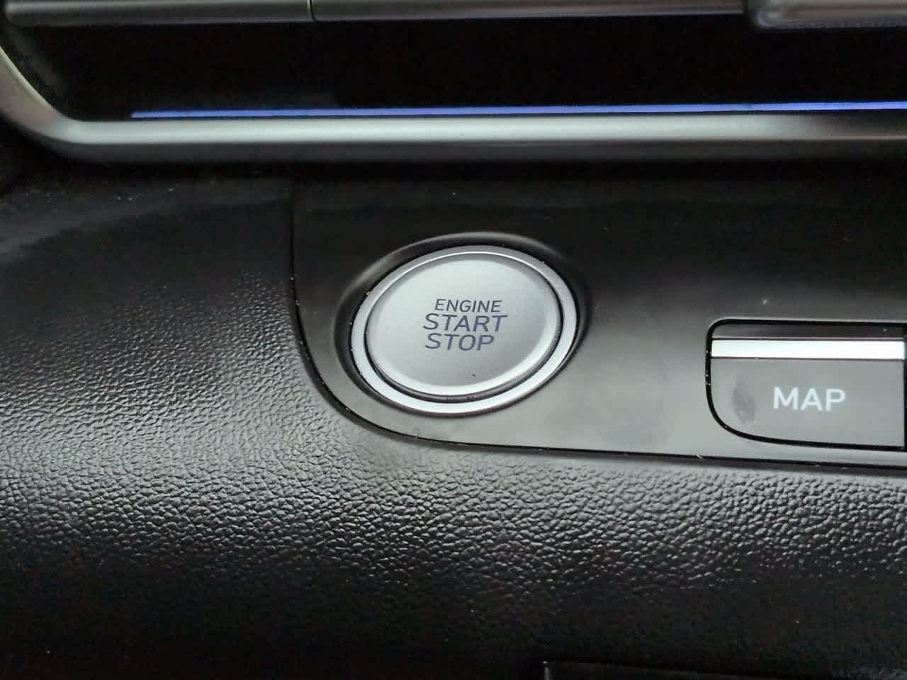 Used 2024 Hyundai Elantra Blue FWD image 26