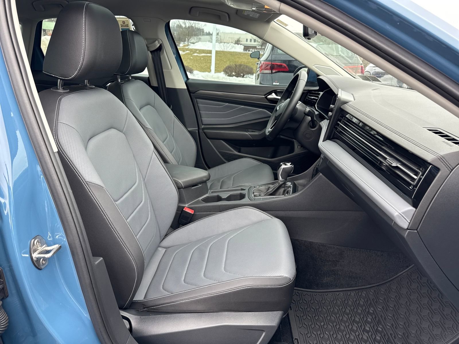 Certified 2025 Volkswagen Jetta SEL FWD image 38