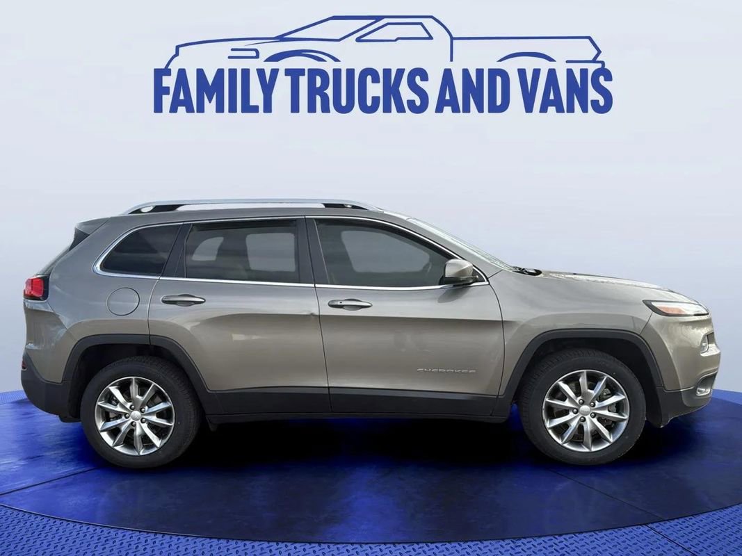Used 2018 Jeep Cherokee Limited image 6