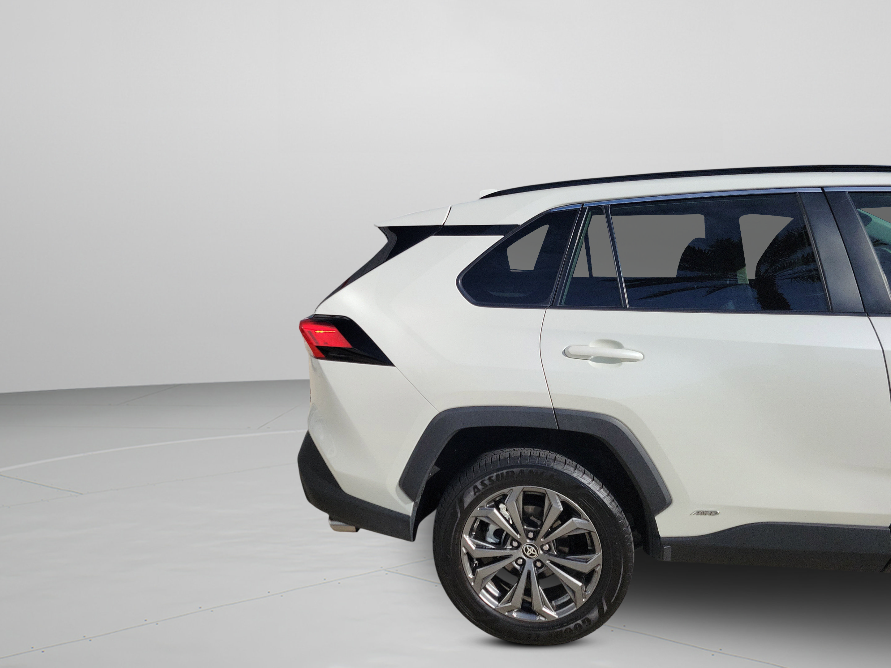 Used 2022 Toyota RAV4 XLE Premium AWD/4WD image 31