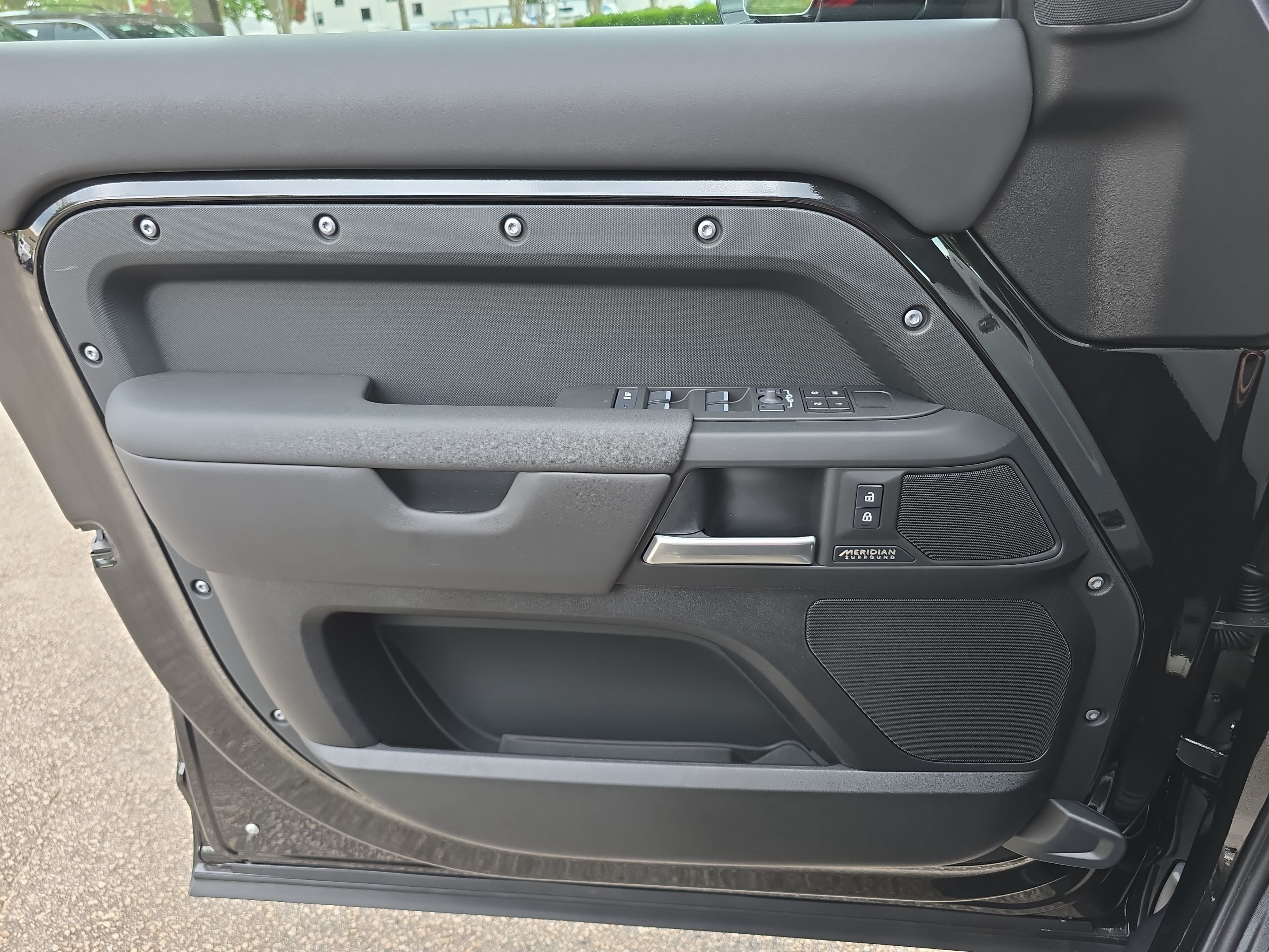 New 2026 Land Rover Defender 110 X-Dynamic SE AWD/4WD image 26