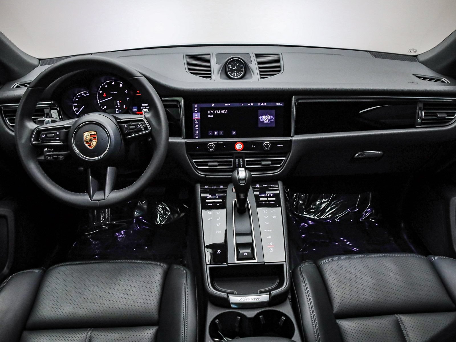 Certified 2026 Porsche Macan AWD/4WD image 13