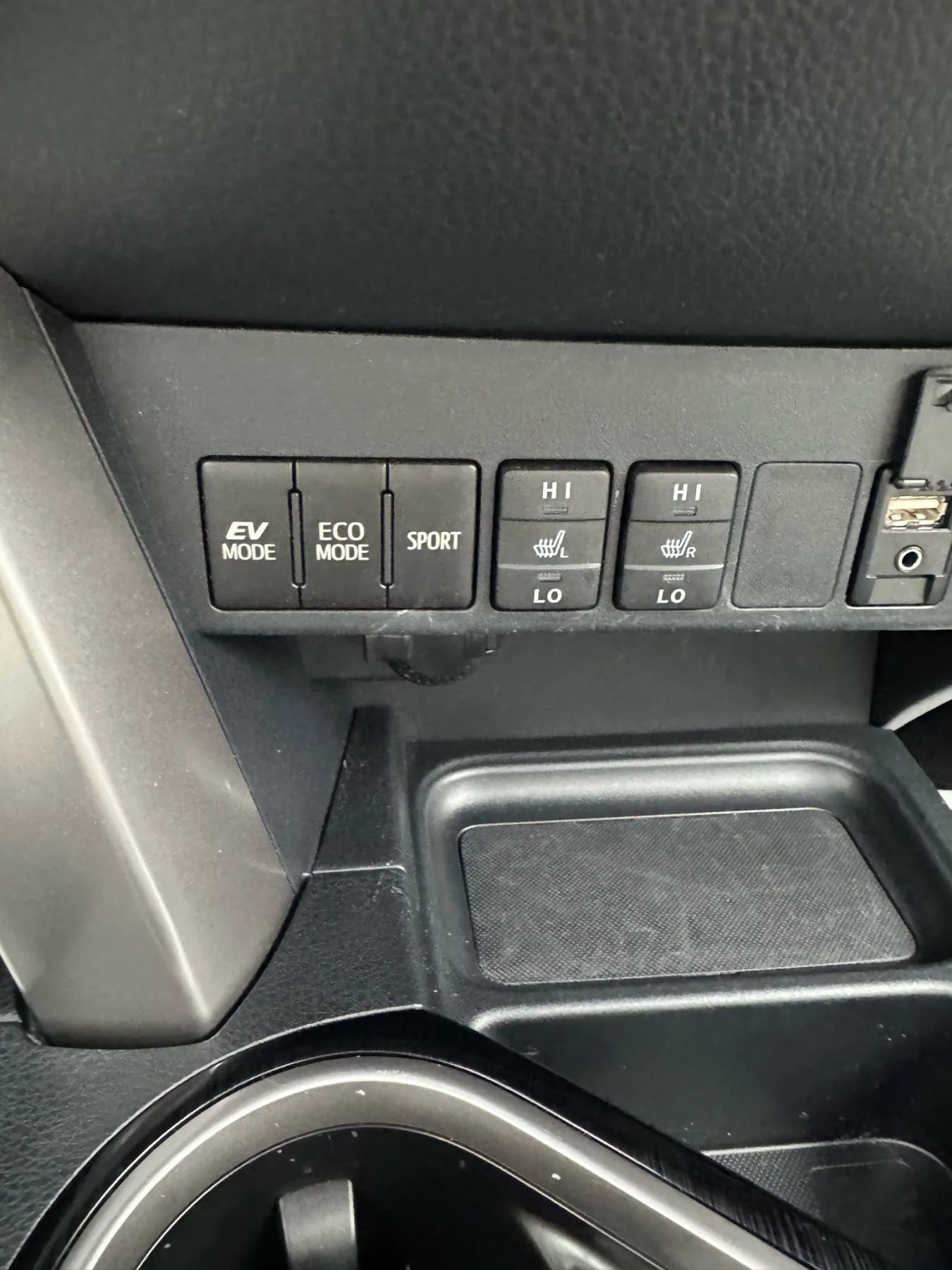 Used 2017 Toyota RAV4 Limited w/ Advanced Technology Package image 56