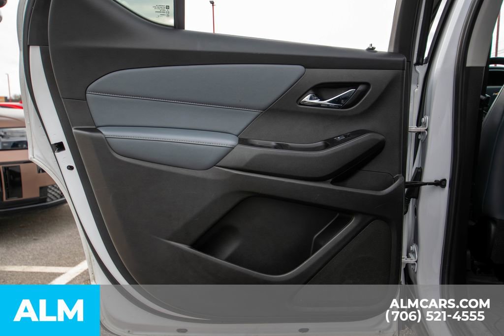 Used 2018 Chevrolet Traverse LT image 18