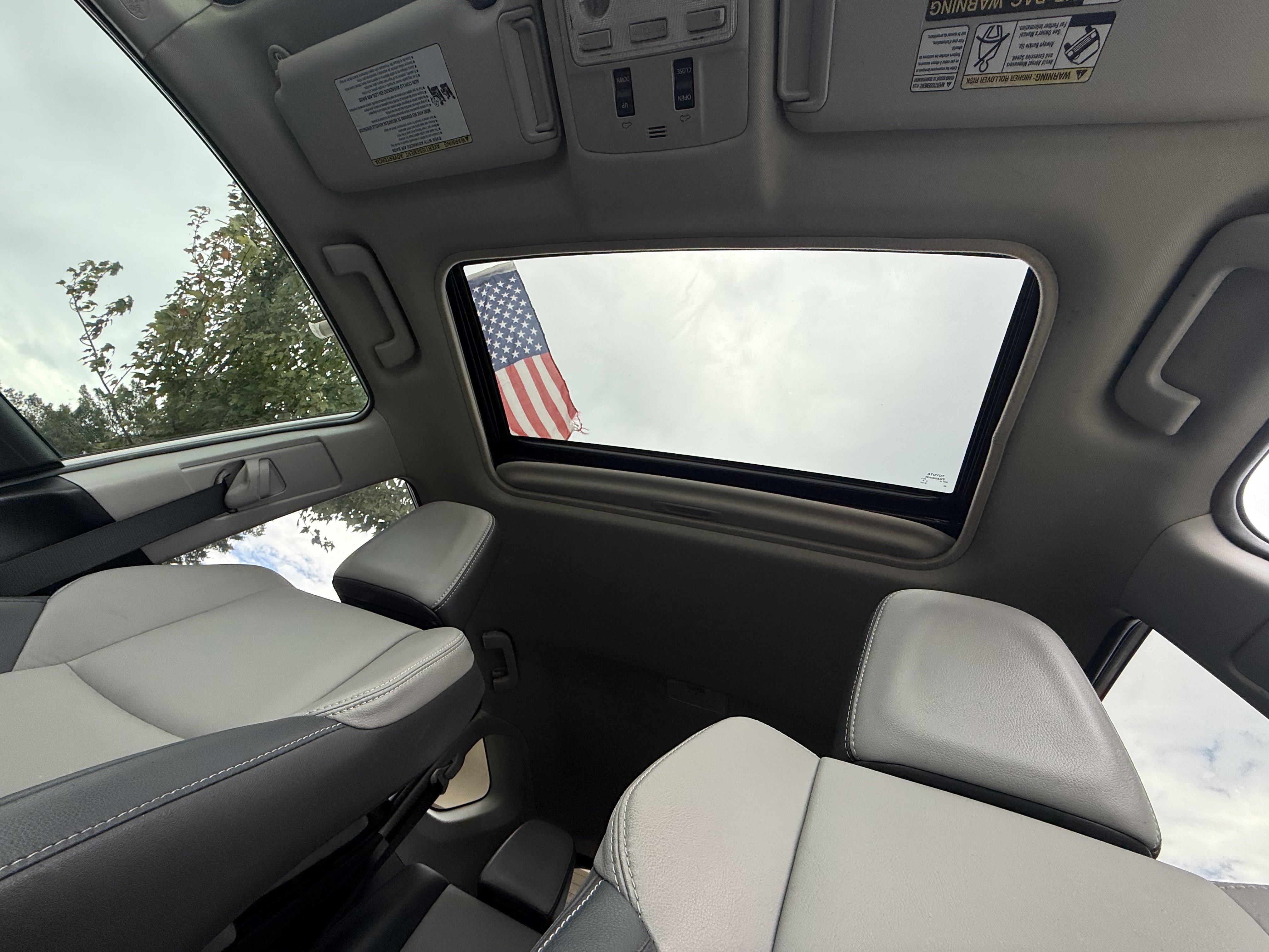 Used 2015 Toyota RAV4 Limited image 18