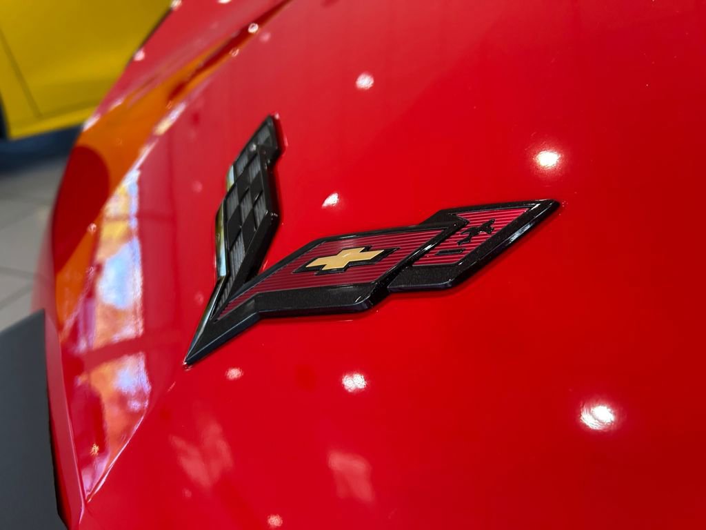 Used 2015 Chevrolet Corvette Z06 w/ 3LZ Preferred Equipment Group image 32