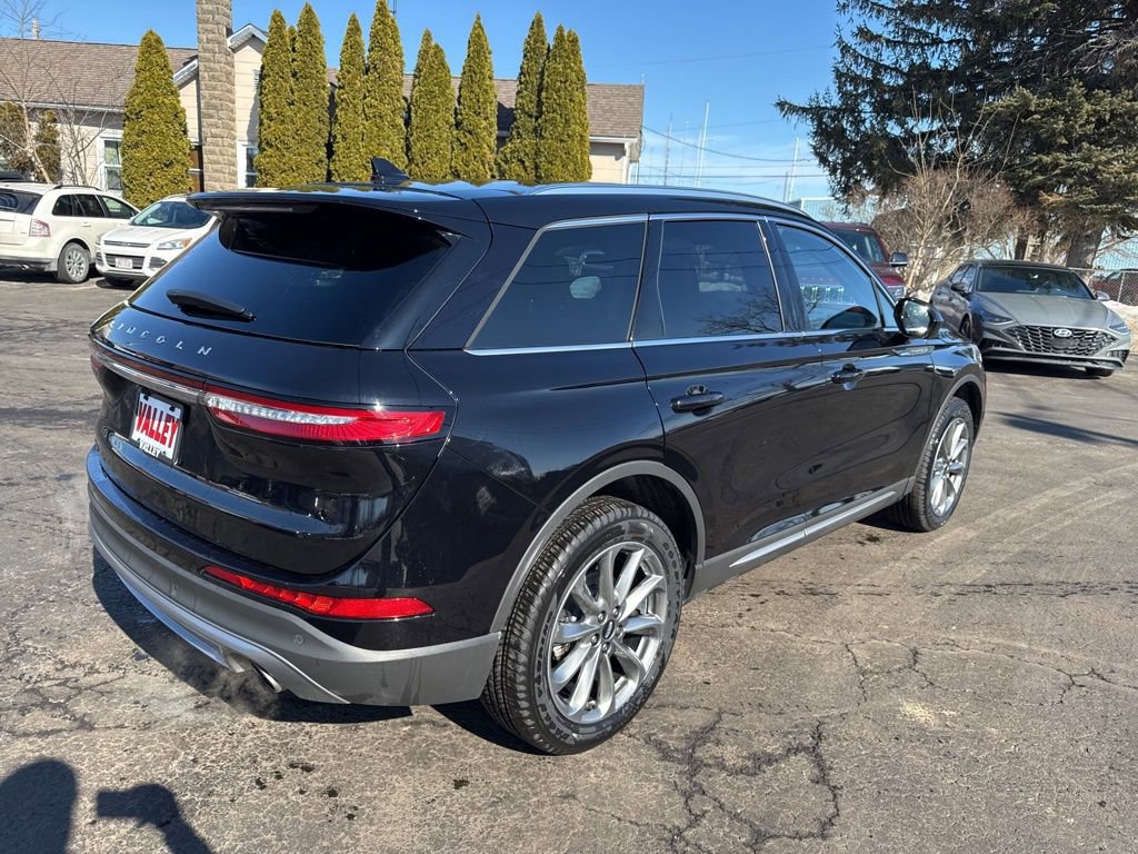 Used 2022 Lincoln Corsair AWD w/ Premium Package image 9