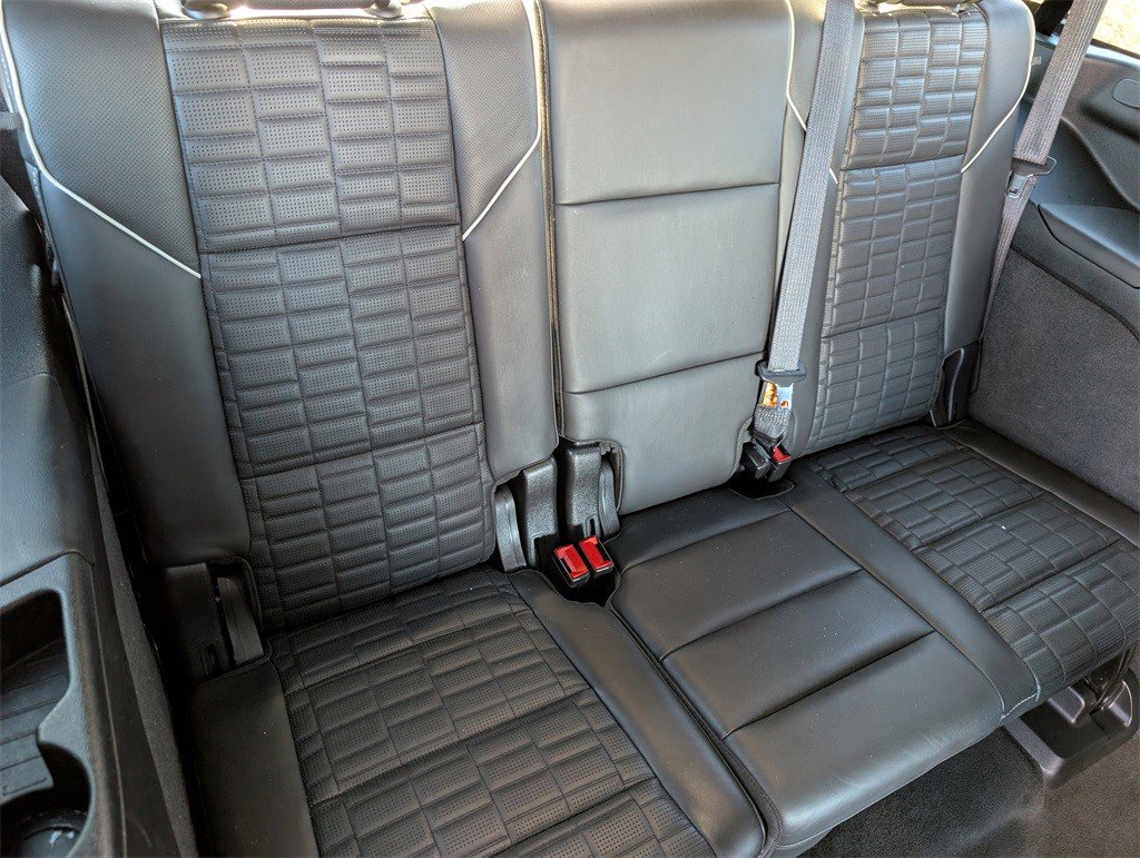 Certified 2022 Cadillac Escalade Sport Platinum w/ Heavy-Duty Trailer Package image 17