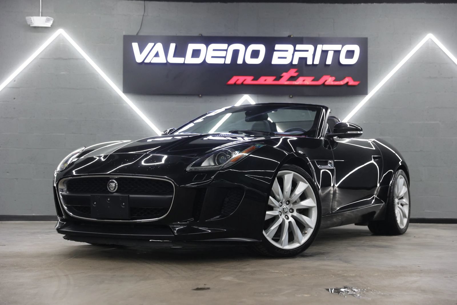 Used 2014 Jaguar F-TYPE Convertible RWD image 5