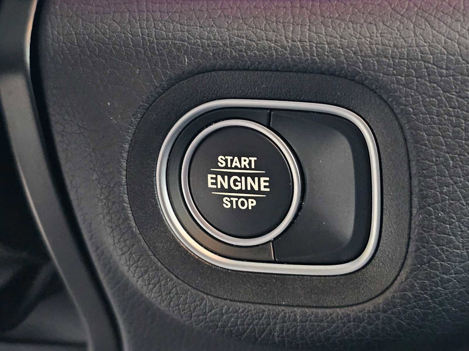 Certified 2025 Mercedes-Benz GLE 450e 4MATIC image 32