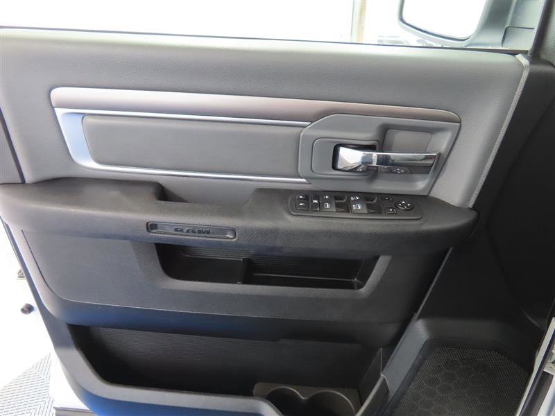 Used 2024 RAM 1500 Classic SLT AWD/4WD image 15