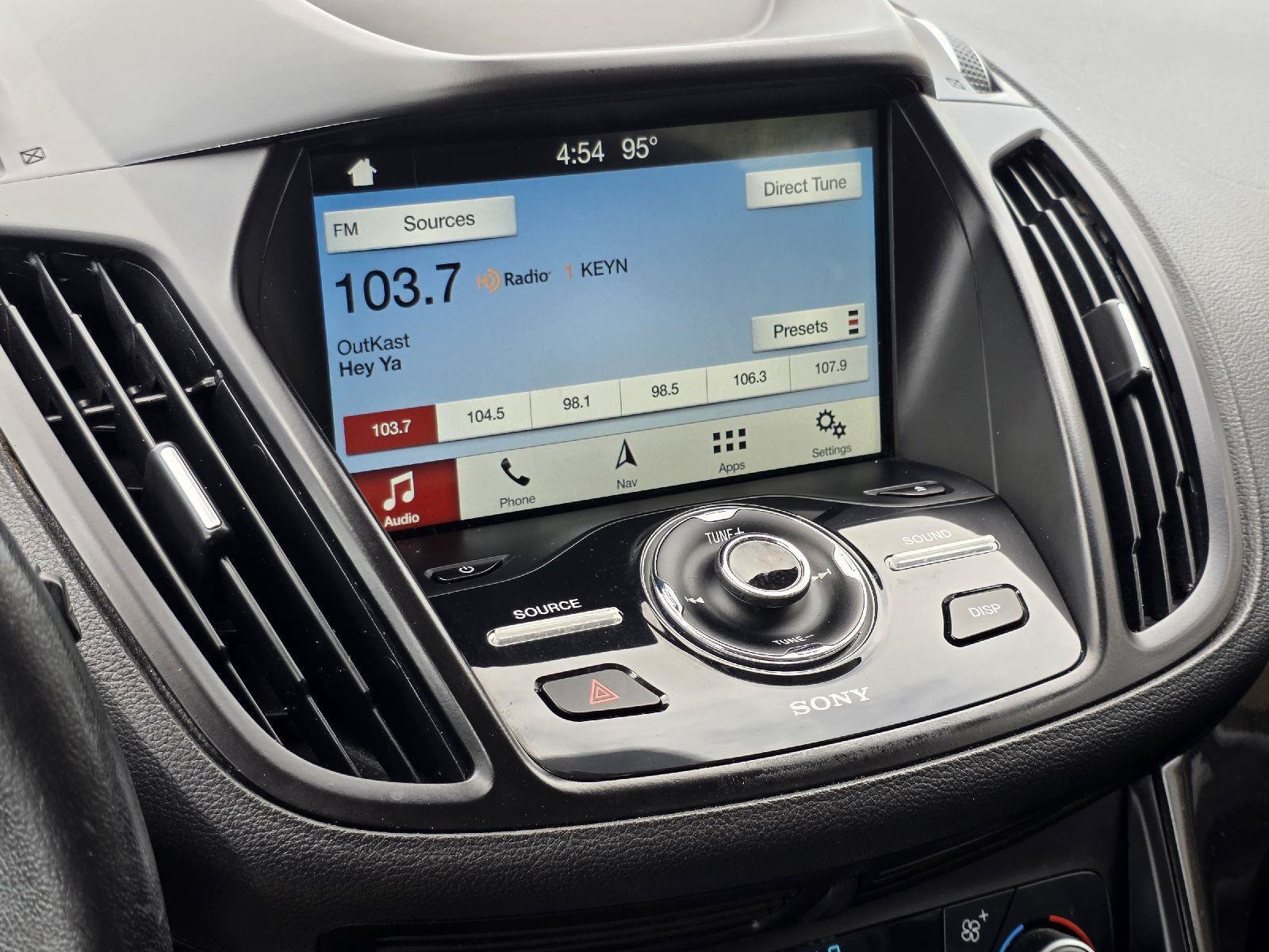 Used 2018 Ford C-MAX Titanium FWD image 19