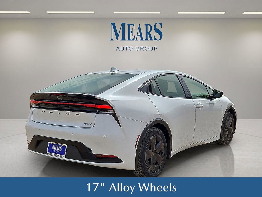 Used 2025 Toyota Prius LE image 6