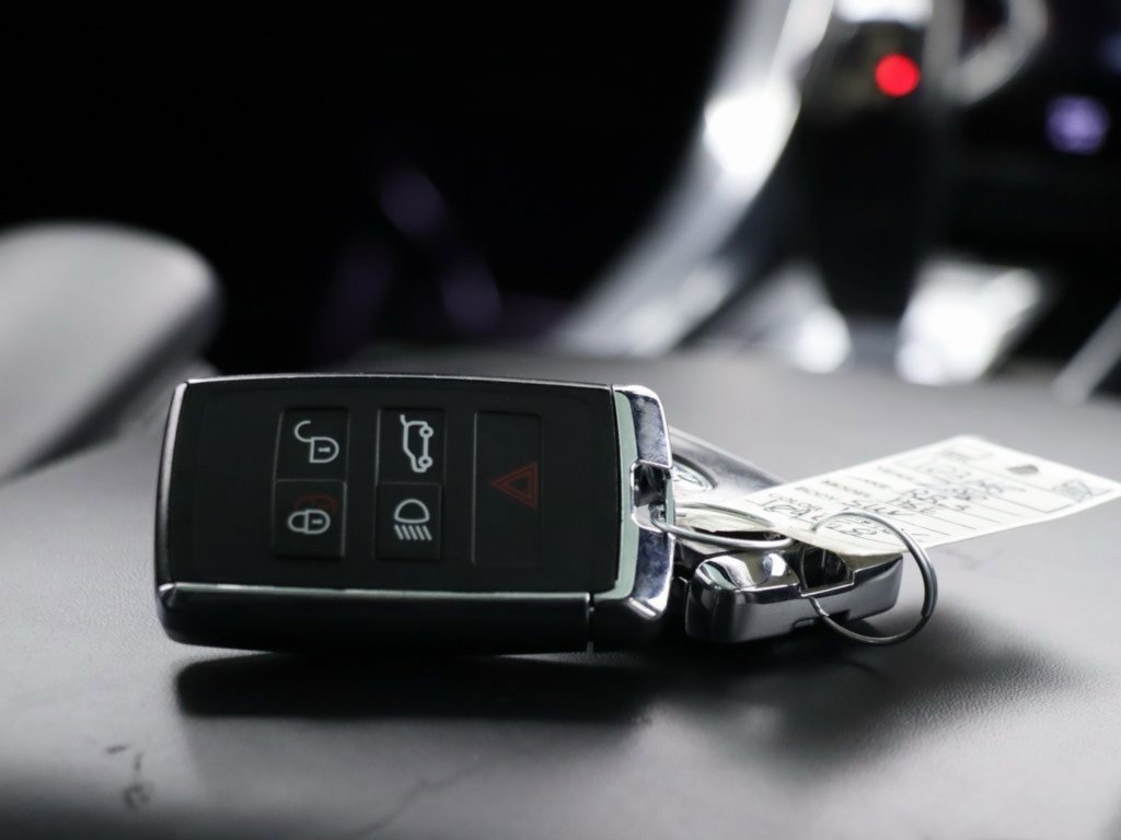 Used 2018 Land Rover Range Rover Sport HSE Dynamic image 22