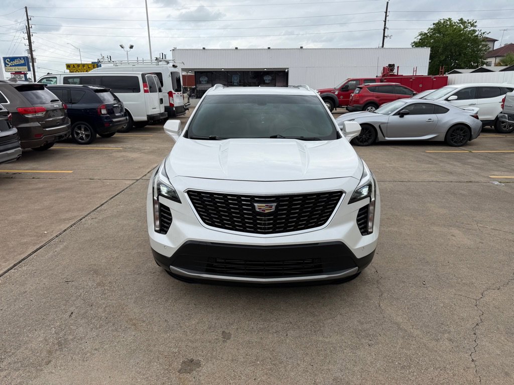 Used 2019 Cadillac XT4 Premium Luxury AWD/4WD image 2