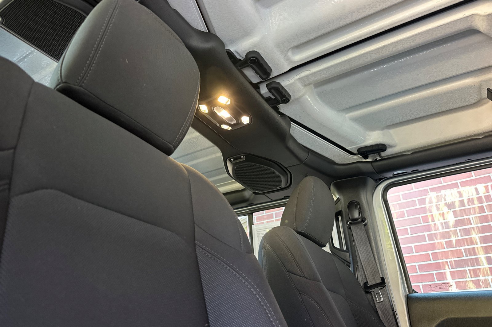 Used 2023 Jeep Gladiator Sport AWD/4WD image 16