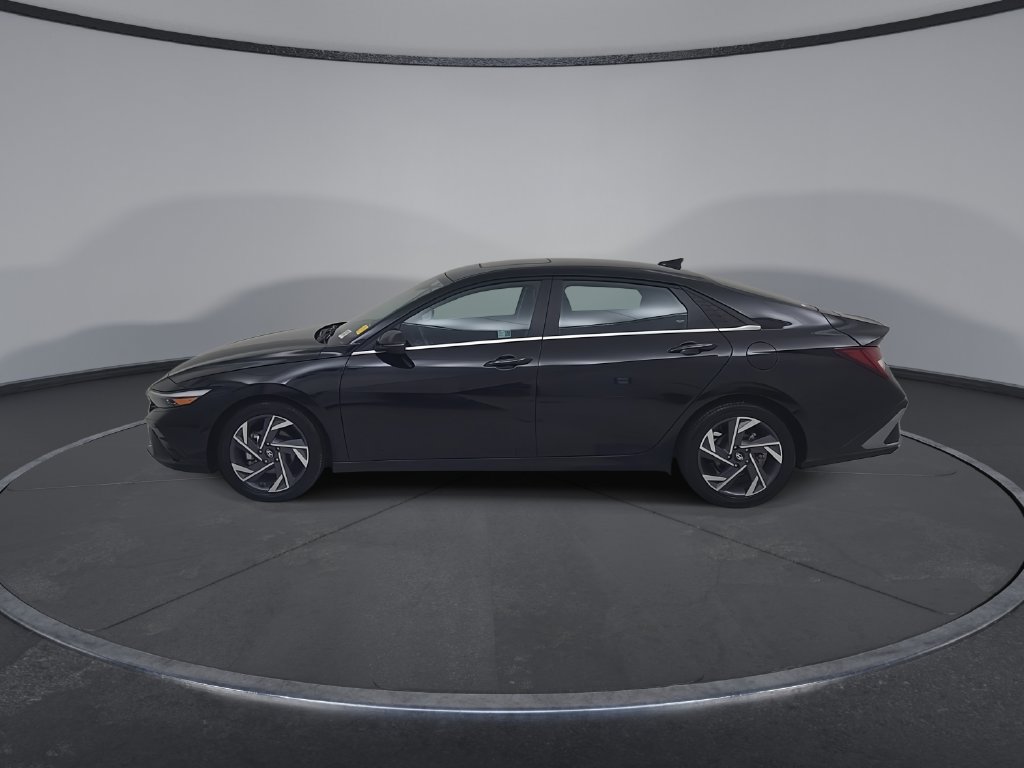 Used 2025 Hyundai Elantra Limited FWD image 9
