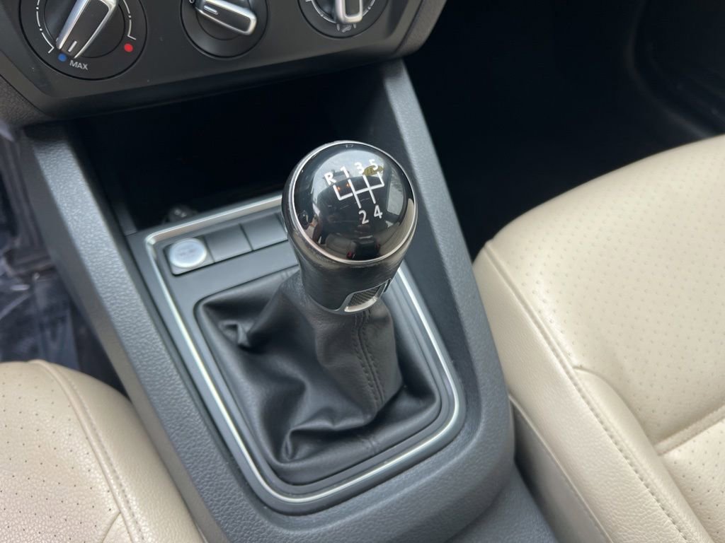 Used 2017 Volkswagen Jetta SE FWD image 19
