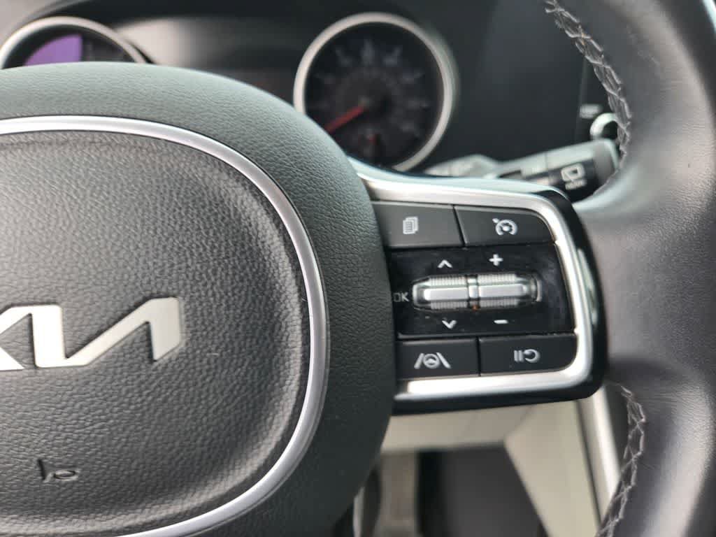 Used 2024 Kia Carnival LX FWD image 20