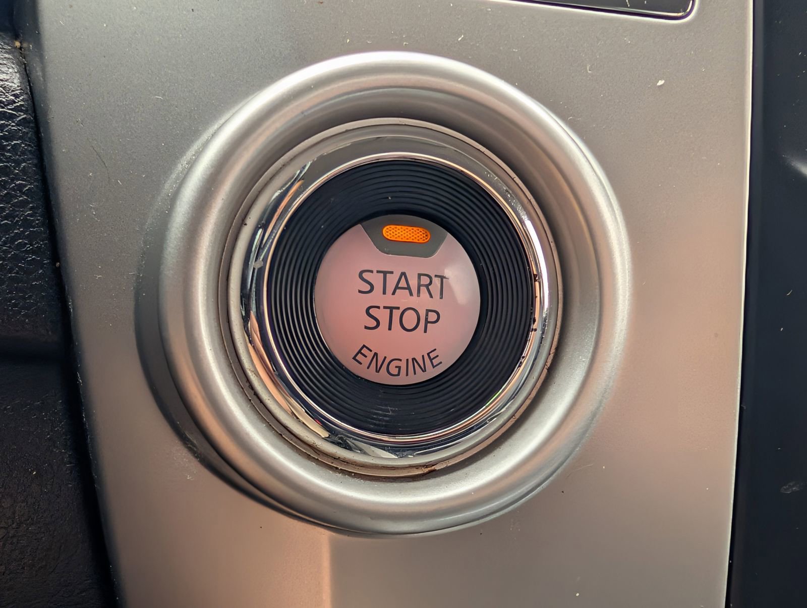 Used 2019 Nissan Titan SV w/ SV Convenience Package image 27