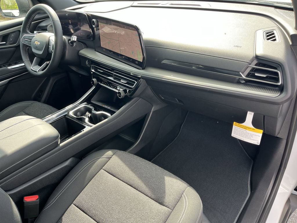 New 2025 Chevrolet Traverse LT image 30