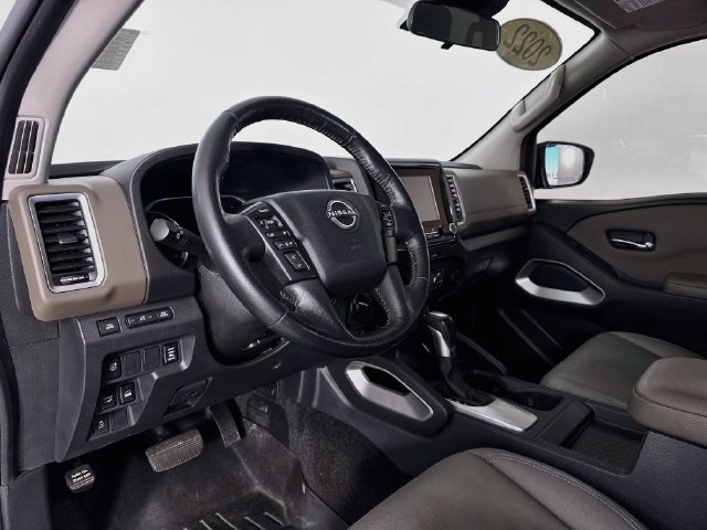 Used 2022 Nissan Frontier SV AWD/4WD image 9