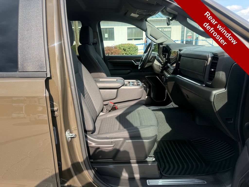 Used 2023 Chevrolet Silverado 1500 LT AWD/4WD image 43