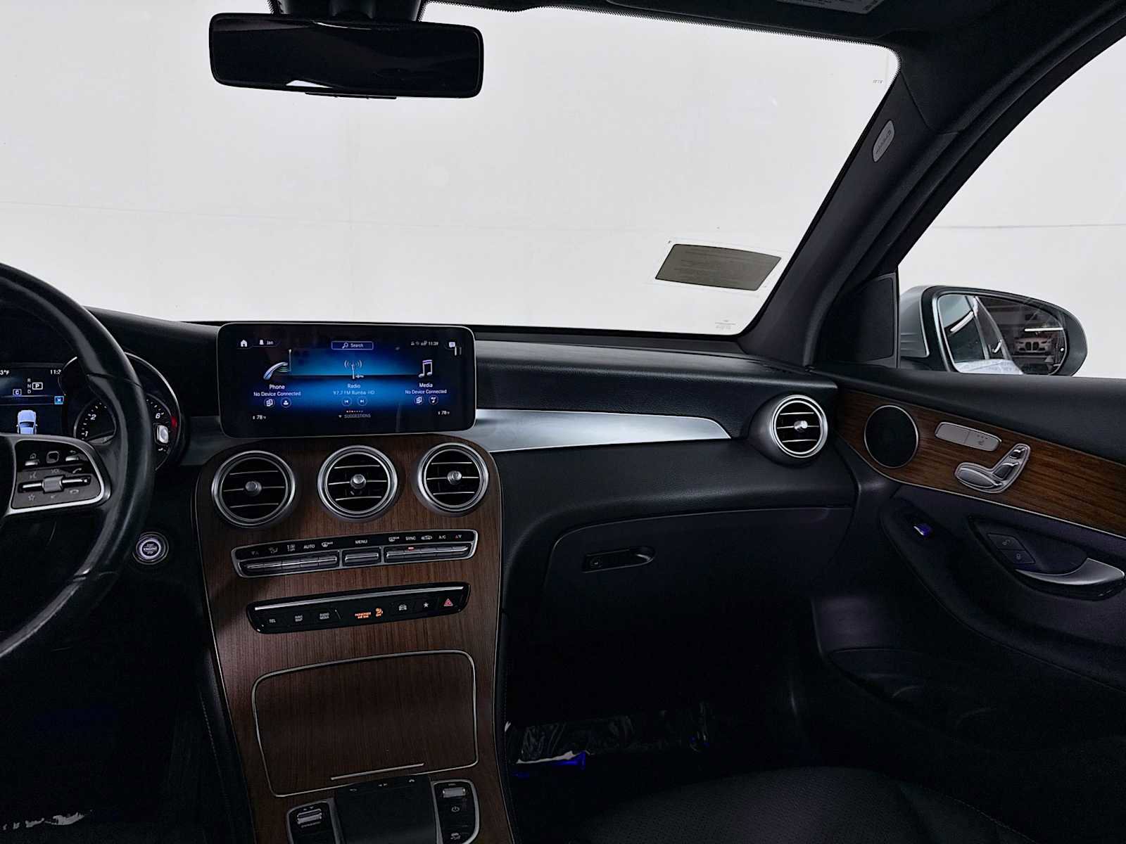 Used 2020 Mercedes-Benz GLC 300 4MATIC image 31