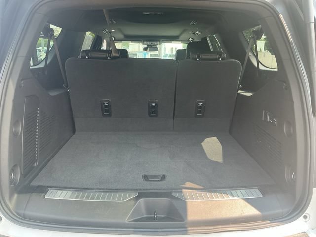 Used 2025 Chevrolet Suburban RST w/ Comfort Package AWD/4WD image 15