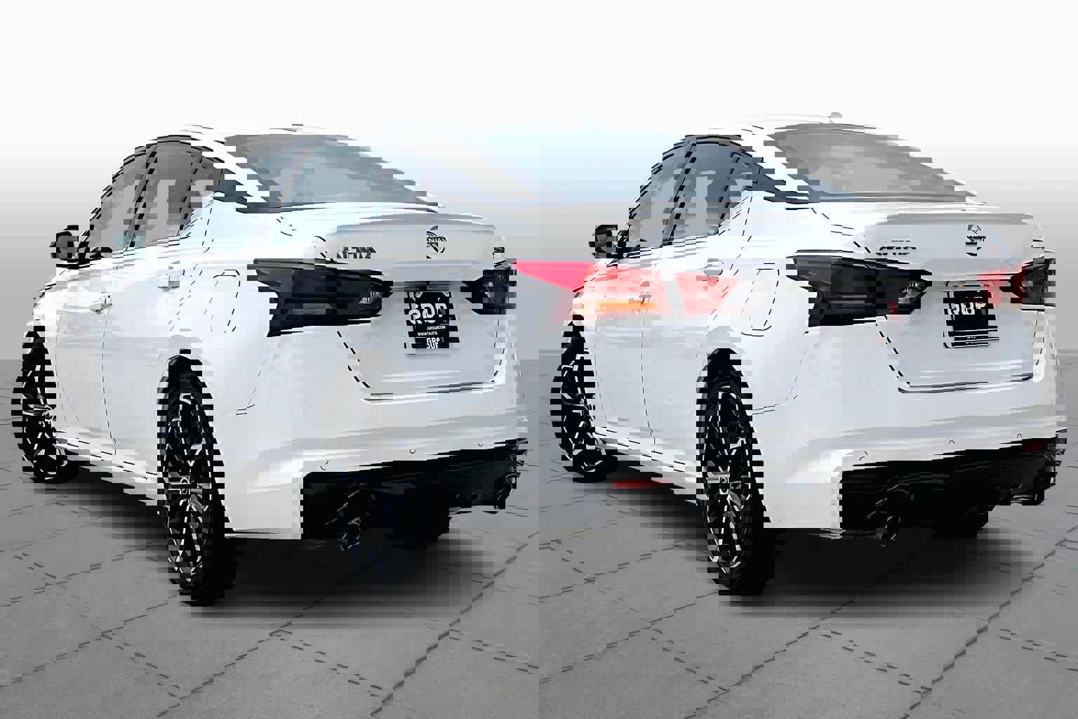 Used 2024 Nissan Altima 2.5 SR image 12