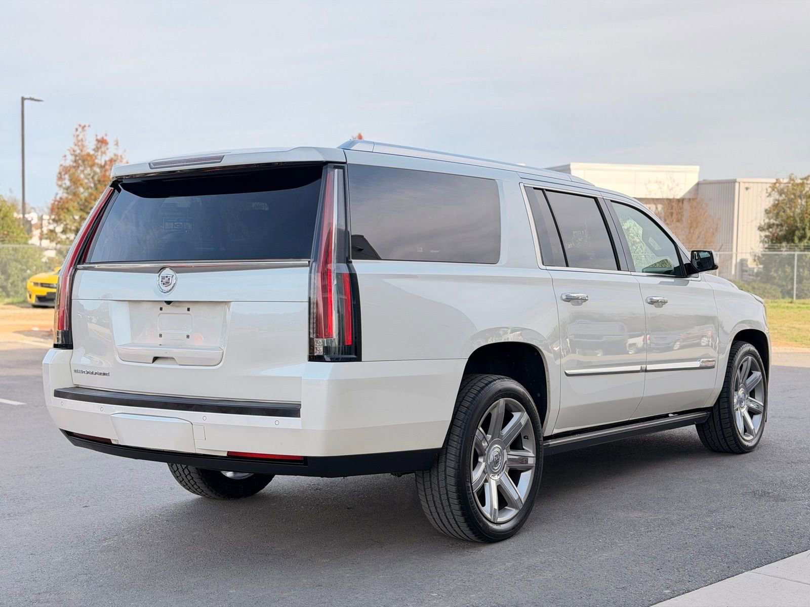 Used 2015 Cadillac Escalade ESV Premium AWD/4WD image 9