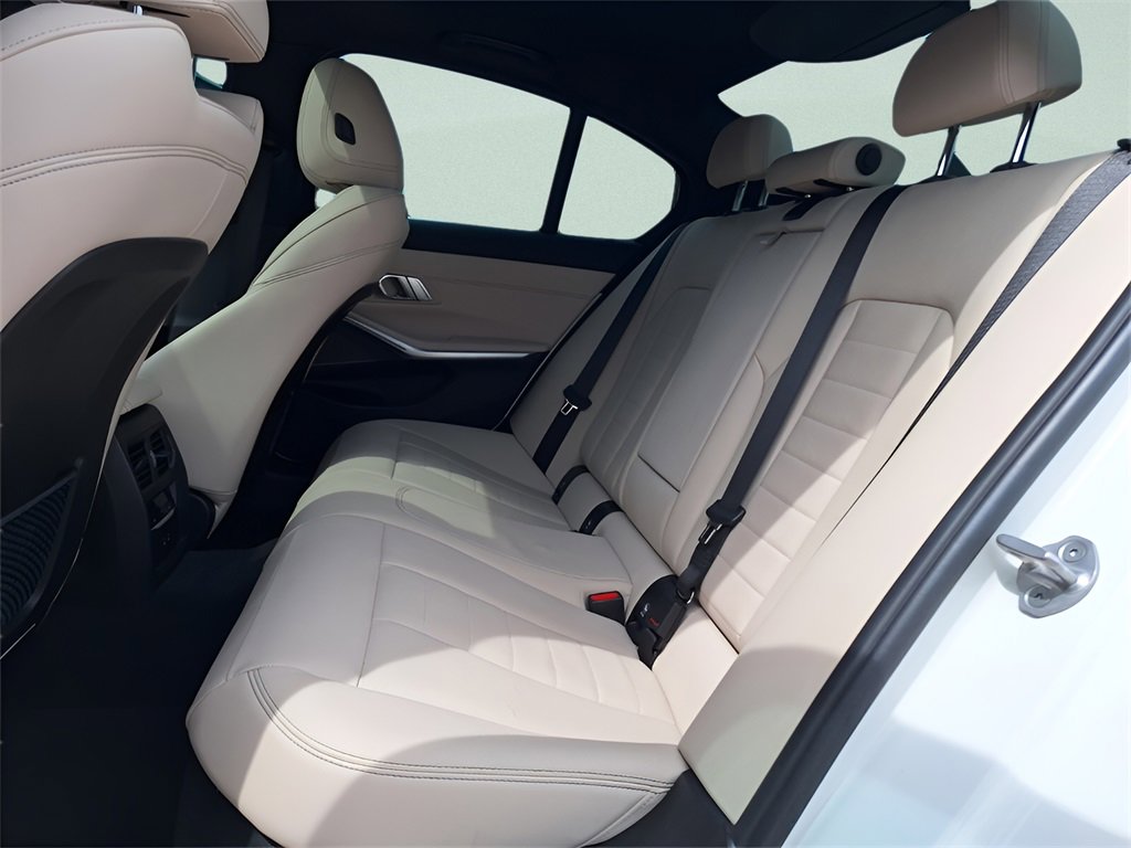 Used 2023 BMW 330i Sedan w/ Premium Package image 23