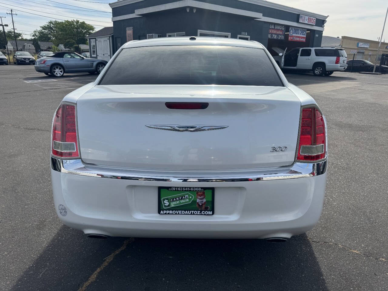Used 2011 Chrysler 300 RWD image 6