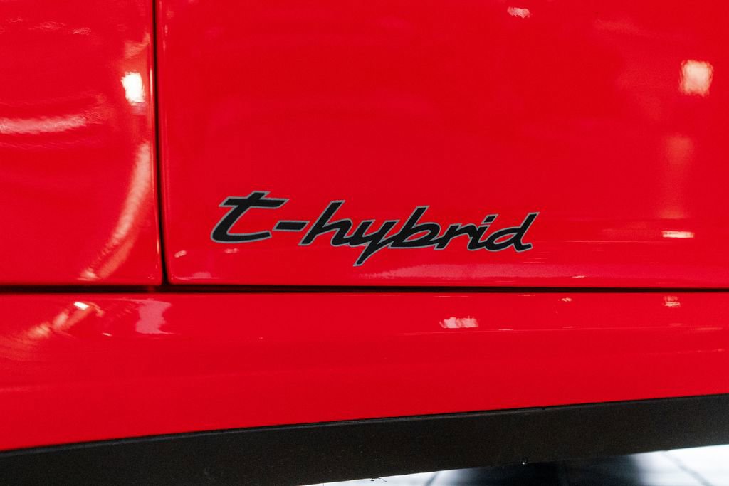 Certified 2025 Porsche 911 Carrera GTS RWD image 17