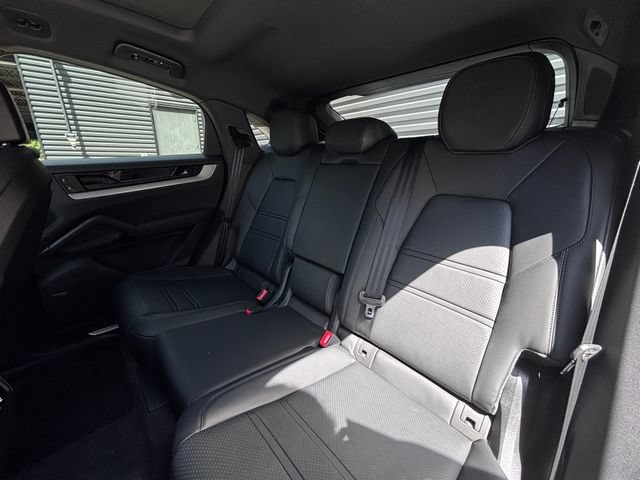 Certified 2026 Porsche Cayenne S AWD/4WD image 28