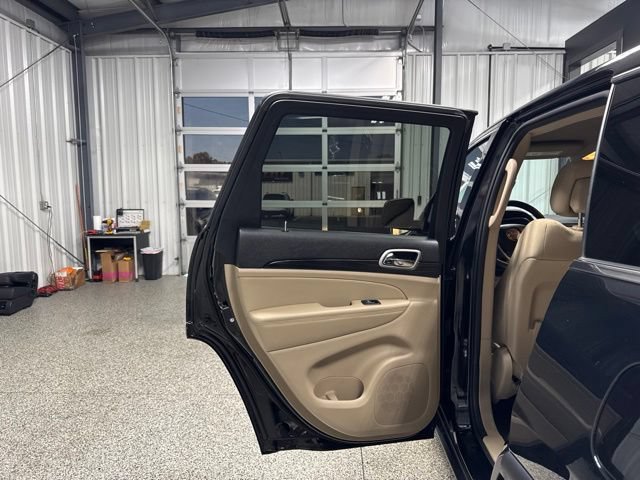Used 2022 Jeep Grand Cherokee Laredo E AWD/4WD image 16